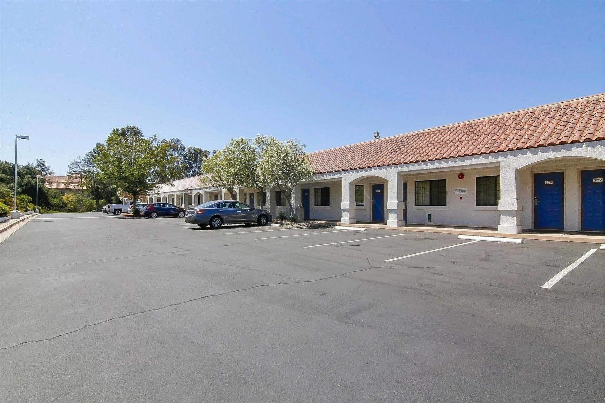 Motel 6-Thousand Oaks, Ca Newbury Park Eksteriør bilde